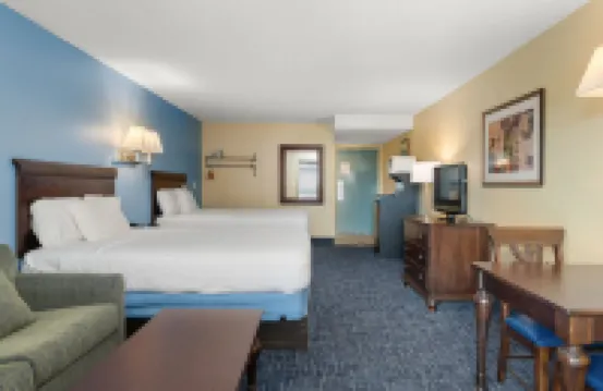 Coastal Palms Inn and Suites