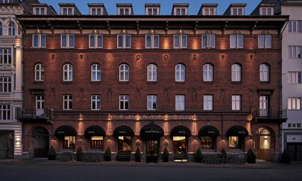 Ascot Hotel