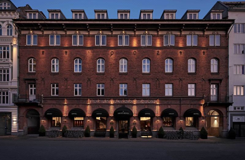 Ascot Hotel