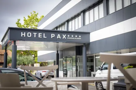 Hotel Pax Guadalajara Отели в г. Сируэлас