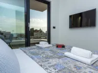 Luxury Villa with Private Pool, Great Sea View, Near the Beach - Balkon