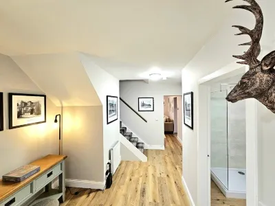 Warm & Cosy Home in Glasgow Hotels near Glasgow Prestwick Airport