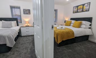 Modern House - 4 Bedrooms - FamilyFriendly