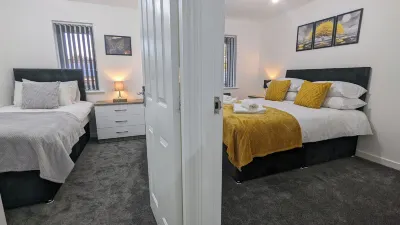 Modern House - 4 Bedrooms - FamilyFriendly Hotel di Burnley