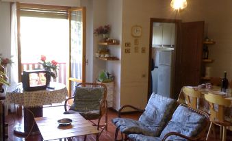 6Guests-Skiing-Mountainviews-Fireplace-Freeparking