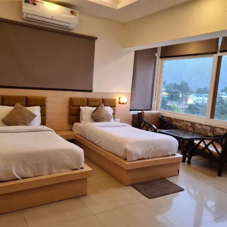 Hotel Rajpur Heights