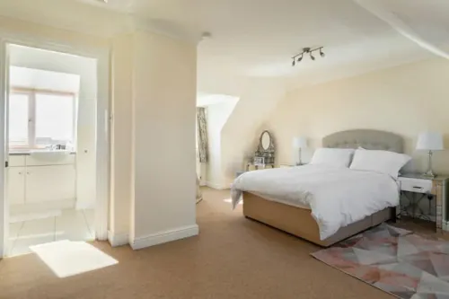 Abingdon House - 4 Br on the Marina