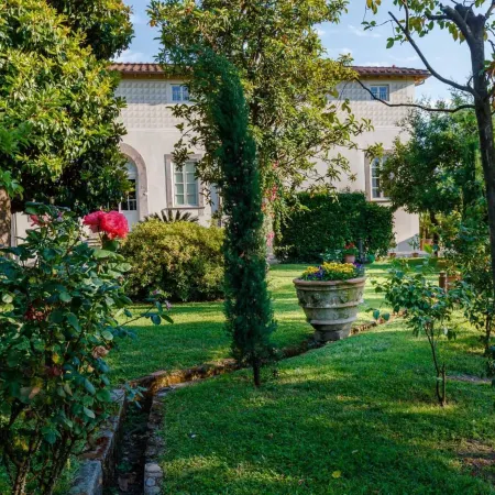 Villa Hugo in Lucca with 5 Bedrooms and 6 Bathrooms