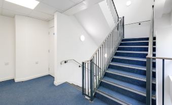 Town Center 2 Bed Serviced Apartment 8