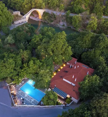 Aoos River Treehouse Hotels in Papigko