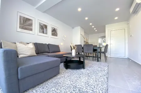 Phaedrus Living Limnaria Luxury Flat Vine 121 Отели рядом с достопримечательностью «Царские гробницы»