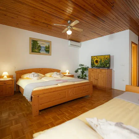 Rooms & Apartments Pr Matjon
