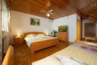 Rooms & Apartments Pr Matjon Hotels in Bohinjska Bela