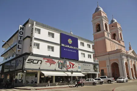 De la Plaza Hotel