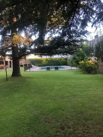 Posada Pinar de Besares Отели в г. Департамент Лухан-де-Куйо