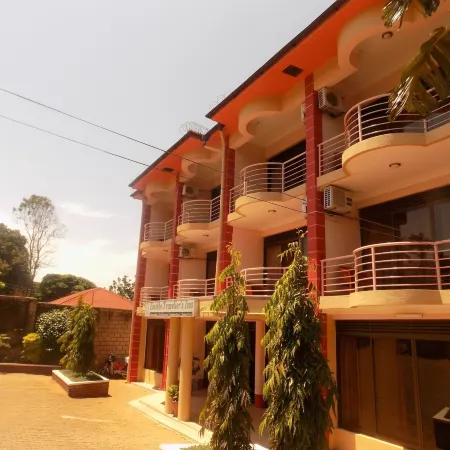 Entebbe Travelle'rs Inn