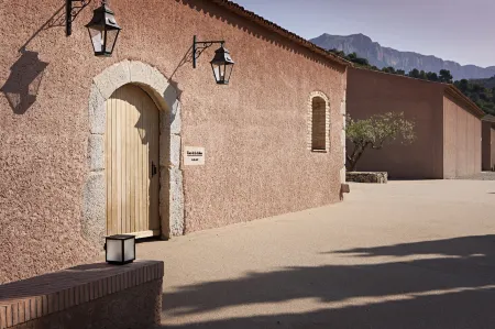 Terra Dominicata - Hotel & Winery Отели в г. Эль-Масроч