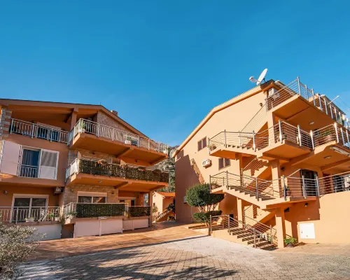 Apartments Marković Hotels in Muo