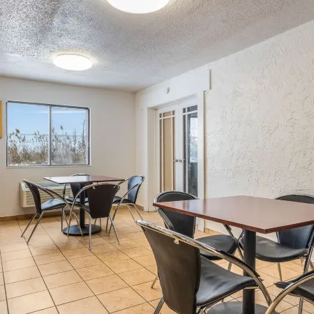 Motel 6 Elk Grove Village, IL