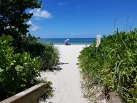 Keys stilt house top floor unit