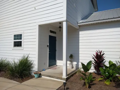 Pvt Pool, 2 Br 1 Ba Apt. 1 Street Fr. Bch. Golf Cart Available!