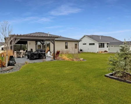 A Daybreak Stay Hotels in Waukee