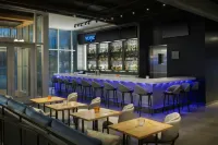 Aloft Wichita - bar