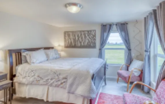 Riverfront Firepit Patio and Game Room - Charming Coastal Retreat