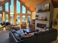 Private Docks and Stunning Lake Views - Spectacular Retreat
