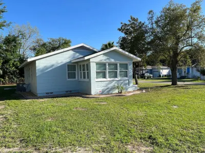 Cozy Oasis with Fenced Yard and Modern Appliances - Charming Getaway Lavender Fields Day Spa 주변 호텔