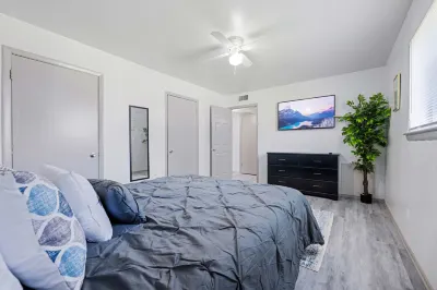 Charming Retreat Near Downtown - Cozy and Convenient Escape Hotels near The Dallas Arboretum and Botanical Garden