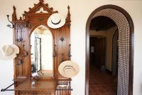 El Caminante Bar & Bungalows