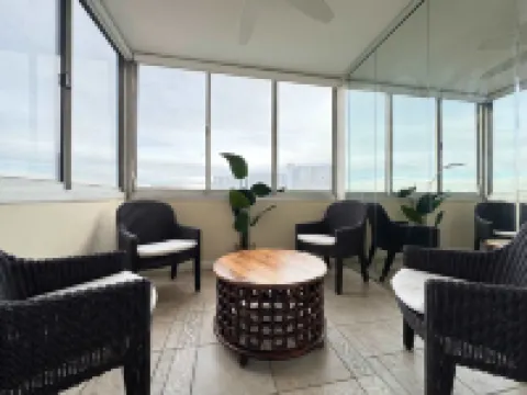 Stunning City Views and Spacious Living - Stylish Downtown Oasis