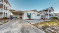 Expansive Backyard and Close to Dock - Charming Coastal Retreat Hotels in Lower Grand Lagoon