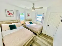 Chic Haven - Hot Tub, Close to Beach & Stadium