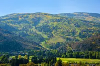 Balcony with Grill and Ski Access - Charming Ski Chalet