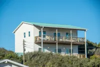 Luxurious Haven - Ocean Views, Deck, Yard, Grill, Kayaks Hotels near Pine Knoll Shores