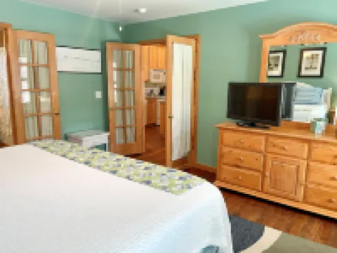 Charming Cabana with Shared Pool and Cozy Fireplace - Tranquil Haven