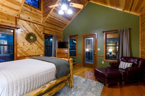 Cozy Cabin with Fire Pit and Hot Tub - Stunning Haven Hoteles en Condado de McCurtain
