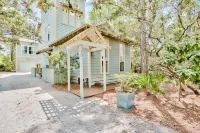 Carriage House and Outdoor Fire Pit - Stunning Coastal Haven