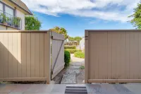 Stylish Retreat with Pool and Spa Access - Spacious Coastal Haven