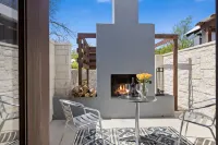 Private Hot Tub and Outdoor Fireplace - Charming Urban Oasis