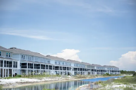 Stunning Getaway - Gulf View, Beach Club, Pools, Hot Tub