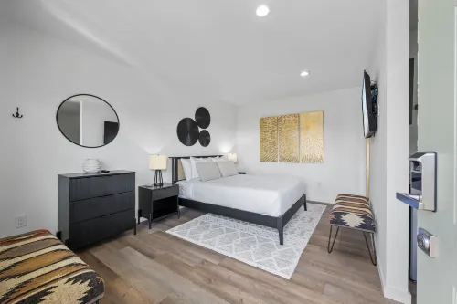 Secluded Oasis - Private Patio Retreat with WiFi Hotels in Oceanside
