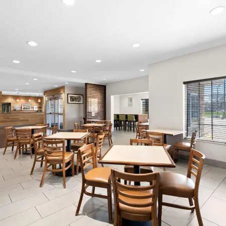 Country Inn & Suites by Radisson, Topeka West, KS