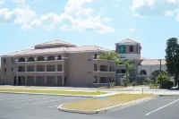 Quality Inn & Suites Camarillo-Oxnard - 2-Star