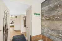 Tubing , Hiking and Jay Peakfun at the Cliff House 몽고메리 호텔