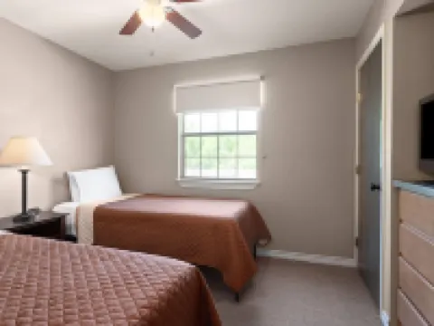Eagle's Den Suites Carrizo Springs a Travelodge by Wyndham Hotels in Dimmit County