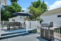 Charming Retreat with Private Backyard Oasis - Cozy and Inviting Escape