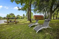 Turtle Time Groove Hotels in James City